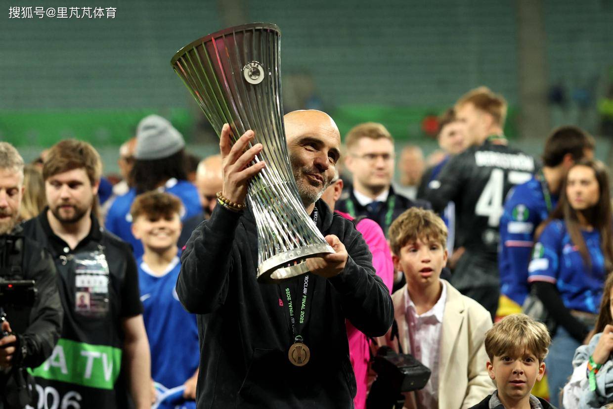 沙特土豪“承包”世界冠军胸前广告:切尔西即将与利雅得合作