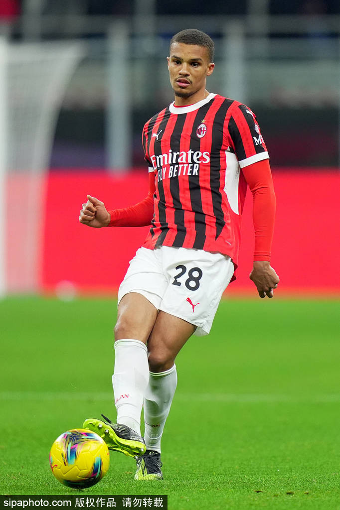 好买卖！黑又硬锋霸确定加盟欧冠7冠王，米兰的选择背后藏着什么秘密？